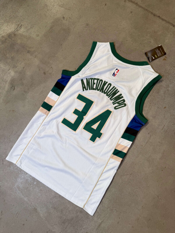 Camiseta Nike Bucks - Antetokounmpo - Imagen 5