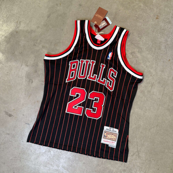 Camiseta Mitchell & Ness Bulls - Jordan - Imagen 2