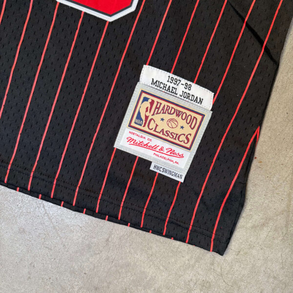 Camiseta Mitchell & Ness Bulls - Jordan - Imagen 3