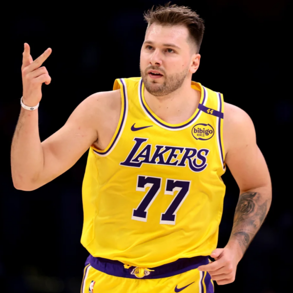 Camiseta Nike Lakers - Doncic - Imagen 7