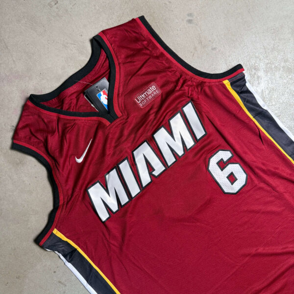 Camiseta Nike Heat - LeBron - Imagen 4