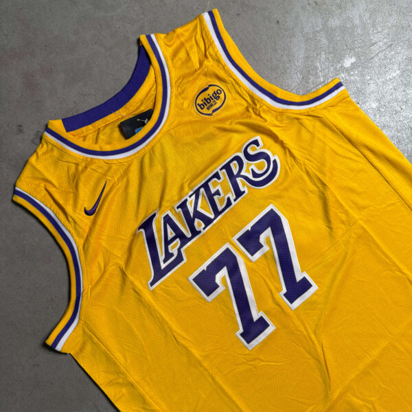 Camiseta Nike Lakers - Doncic - Imagen 4