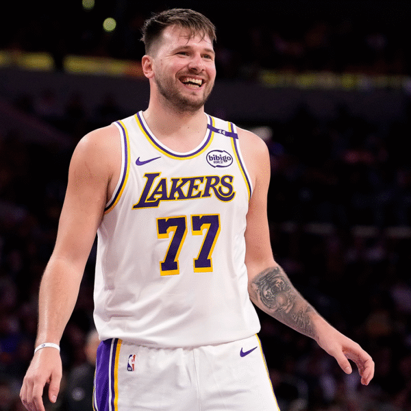 Camiseta Nike Lakers White - Doncic - Imagen 6